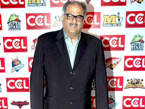 salman khan at ccl 2011 press conference 12