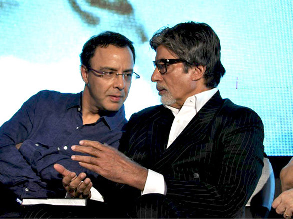 amitabh bachchan unveils nitin desais book at his 25th year celebrations 6