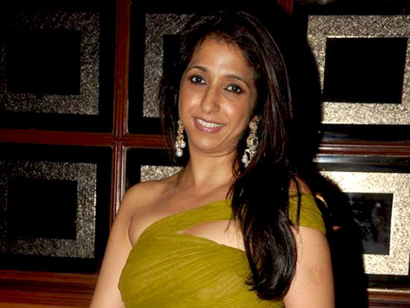 varuna d jani unveils vow bangles 6