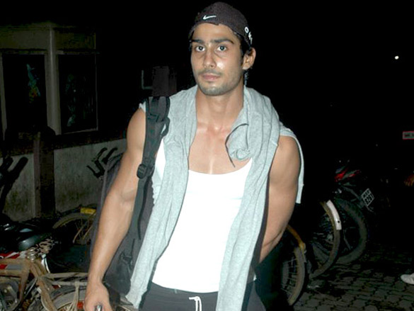 prateik babbar snapped in bandra 2