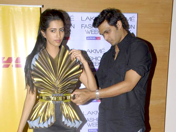 neeta lulla and narendra kumar at lakme fashion week 2011 fittings day 2 8