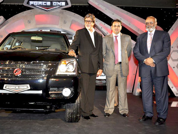 amitabh bachchan launches force one suv 3