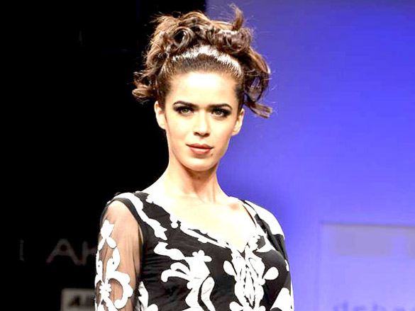 shifaali shah walks the ramp for debarun at lakme fashion week 2011 day 3 9