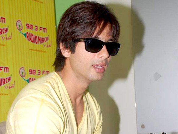 shahid kapoor at 98 3 fm radio mirchi 3