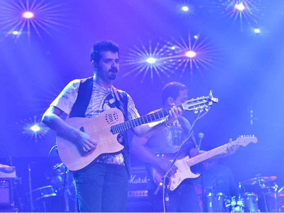 aamir khan karan and gauri at shankar ehsaan loys 15 years celebrations 11