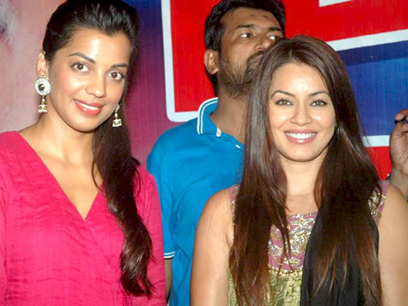 mahima and mugdha at iftar party hosted by bablu aziz 4