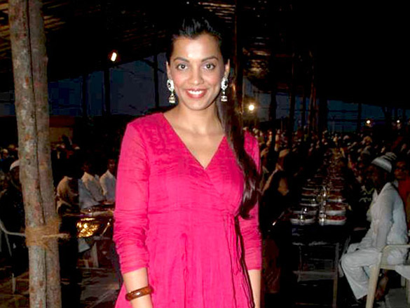 mahima and mugdha at iftar party hosted by bablu aziz 15