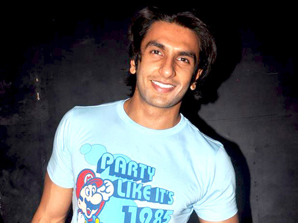 ranveer and prateik rock at designer hippies nite at blue frog 5