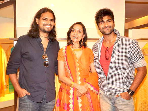 tisca with leading models at designer rahul mishras showcase at aza 6