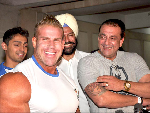 sanjay dutt meets sheru classic bodybuilding contestants 6