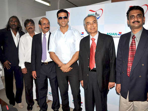 akshay kumar at asian heart institute csr initiative launch 9