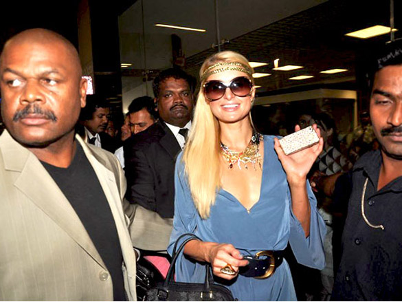 paris hilton arrives in india 7