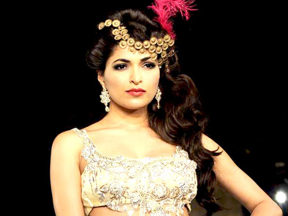 mallika walks for anjalee and arjun kapoor at aamby valley city india bridal week 2011 13