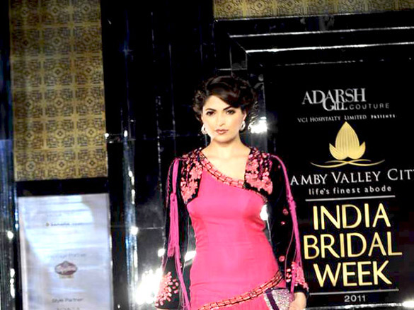 dia and zayed walk for adarsh gill at aamby valley city india bridal week 2011 11