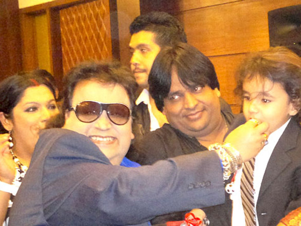 bappi lahiri celebrates grandson swastiks birthday 3