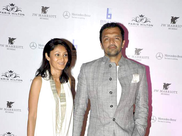 bipasha sushmita and kangna at paris hiltons bash at jw marriott 19