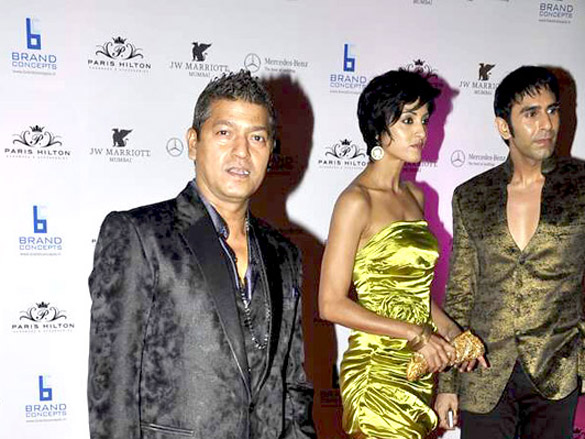 bipasha sushmita and kangna at paris hiltons bash at jw marriott 20