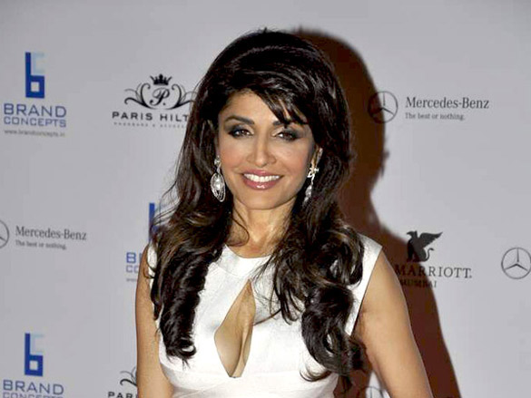 bipasha sushmita and kangna at paris hiltons bash at jw marriott 28