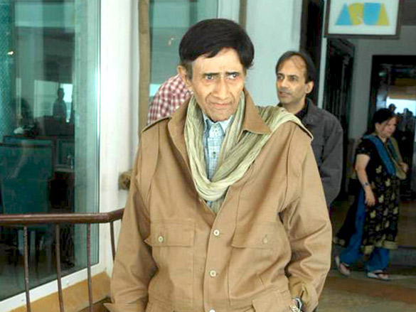 dev anand celebrates birthday with media 9