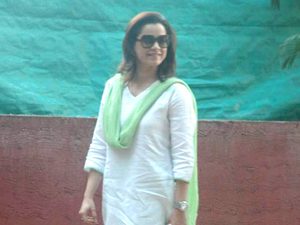 bollywood celebs at surinder kapoors prayer meet 27