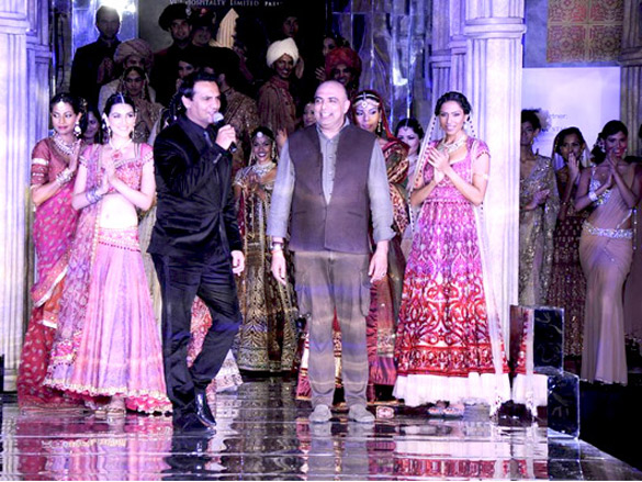 tarun tahilianis finale show at aamby valley city india bridal week 2011 4