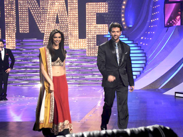 deepika and hrithik at the just dance finale 2