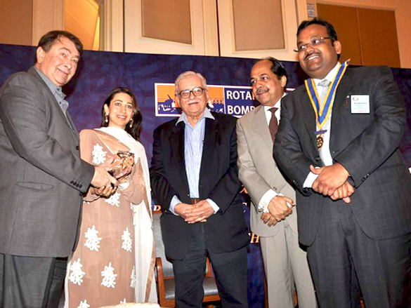 karisma kapoor and randhir kapoor at rotary excellence award 2