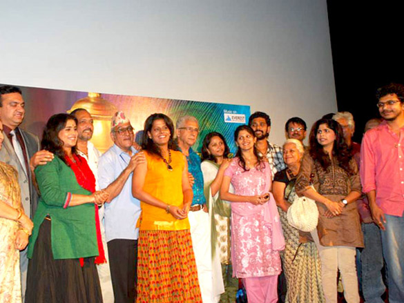 nana patekar and naseeruddin at marathi film music launch 3