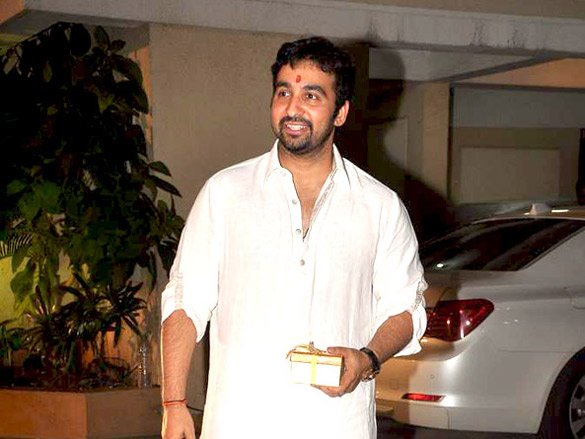 amitabh ajay and ranbir at sanjay dutts mata ki chowki 27