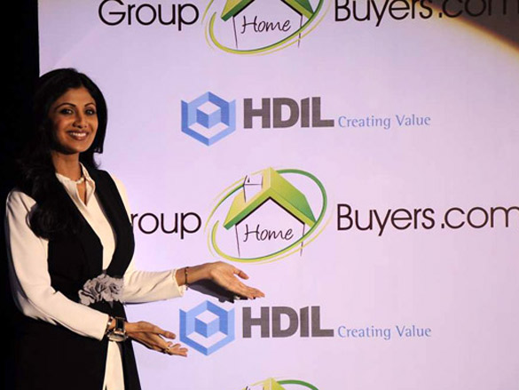 shilpa and raj launch www grouphomebuyer com in association with hdil 5