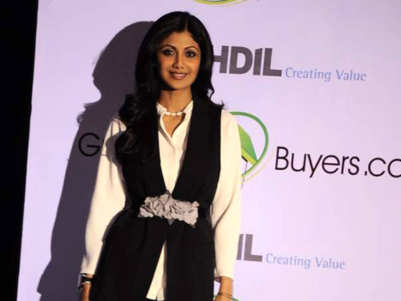 shilpa and raj launch www grouphomebuyer com in association with hdil 12