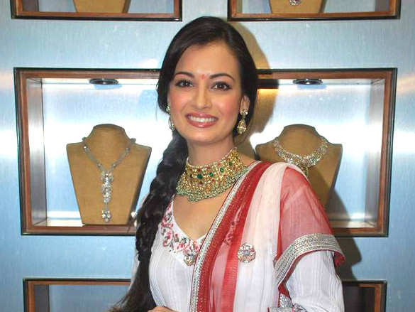 dia mirza at golecha jewellers store for diwali collection launch 7