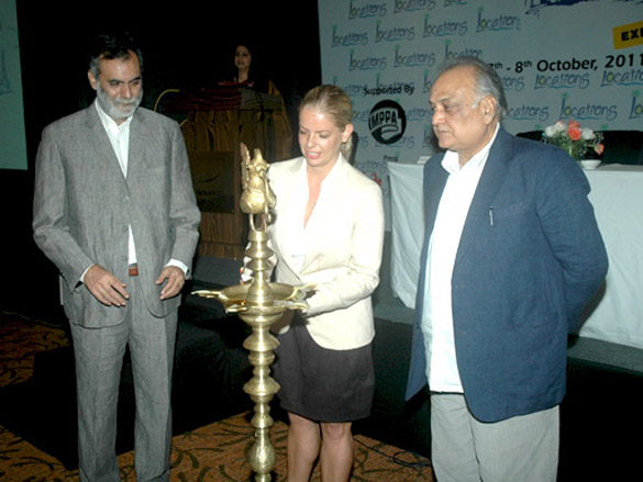 t p aggarwal inaugurates locations exhibition 2011 3