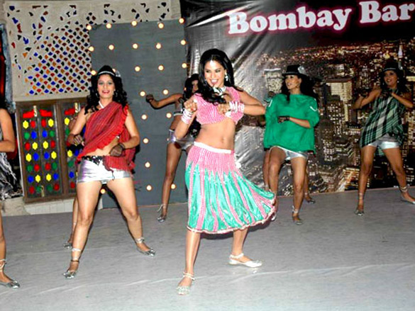on the sets of dal mein kuch kala hai 10