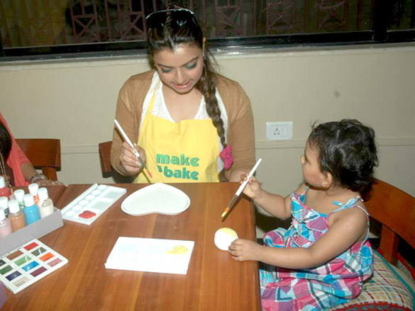 vaibhavi merchant at make bake launch 6