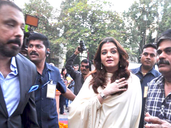 bachchans launch hanuman chalisa album 19