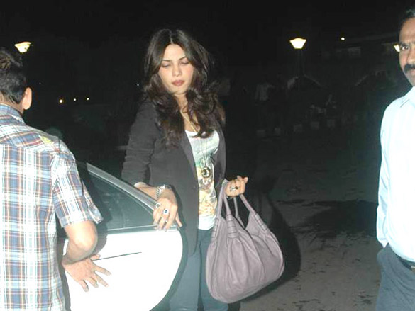 priyanka leaves for los angeles to record her new music album 5