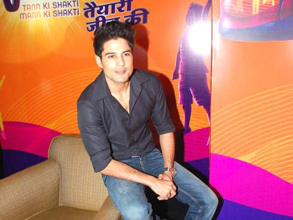 rajeev khandelwal and leander paes at cadburys press meet 7