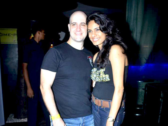 deepika and siddharth at atul kasbekars converse bash 21
