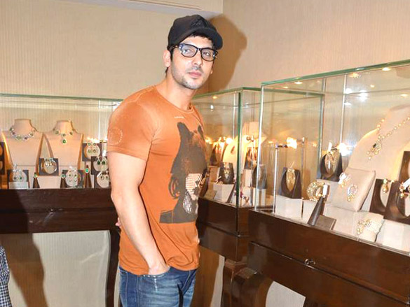 farah ali khan unveils her latest festive collection 20