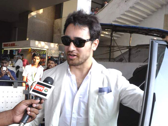 deepika and imran snapped returning from delhi 5