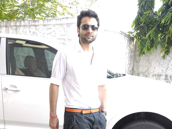 deepika and imran snapped returning from delhi 6