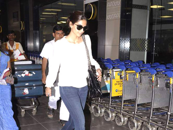 sonam kapoor snapped at the airport 7