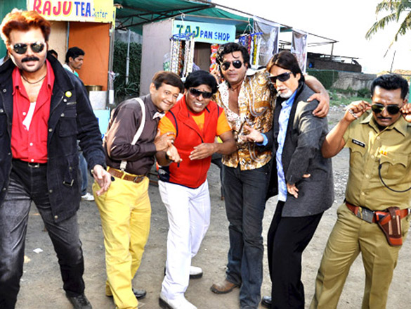 on the sets of dal mein kuch kala hai 18