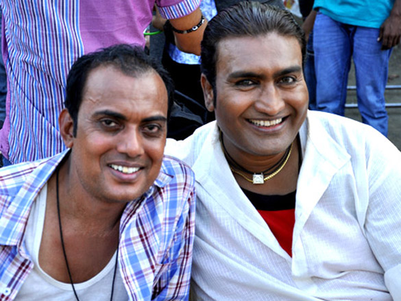 on the sets of dal mein kuch kala hai 23