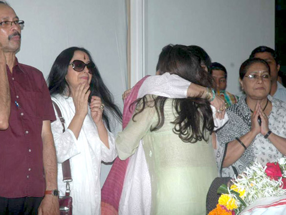 tina ambani at bhupen hazarikas prayer meet 7