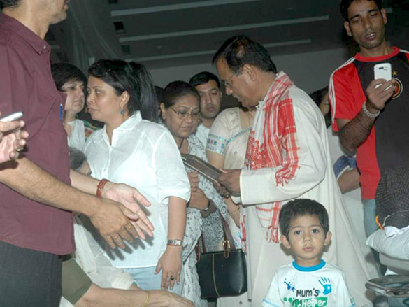 tina ambani at bhupen hazarikas prayer meet 8