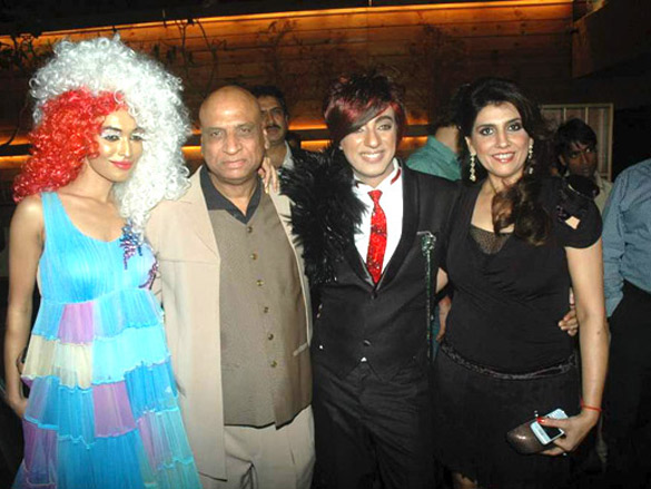 rohhit vermas birthday bash with fashion show hare 3