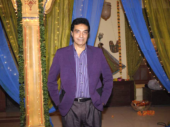 dharmendra on the sets of tv serial sabke sapne saware preeto 10