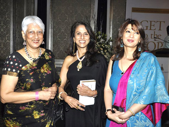 sunanda and shobhaa de at suhel seths book launch 3